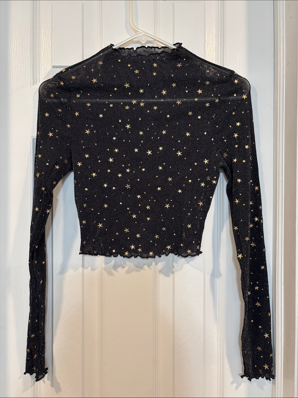 Black Star-Print Long Sleeve Crop Top